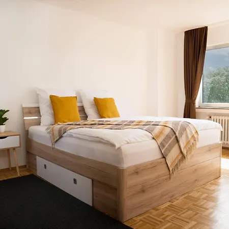 Zentral Ruettenscheid, Messe, Uniklinik, Hbf, Uni * Essen