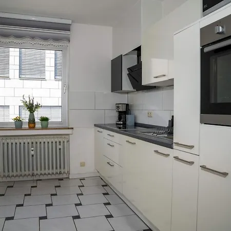 Zentral Ruettenscheid, Messe, Uniklinik, Hbf, Uni *